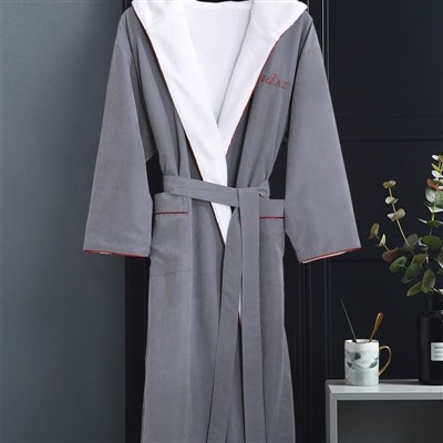 Dvisluoksnis chalatas